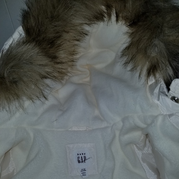 White puff coat - Picture 1 of 2
